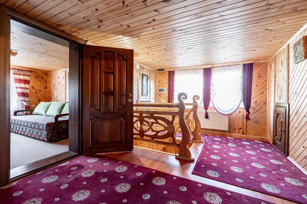 Emerald House Mykulychyn Buitenkant foto