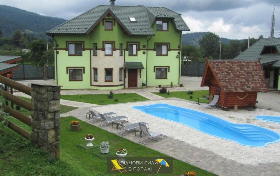 Emerald House Mykulychyn Buitenkant foto